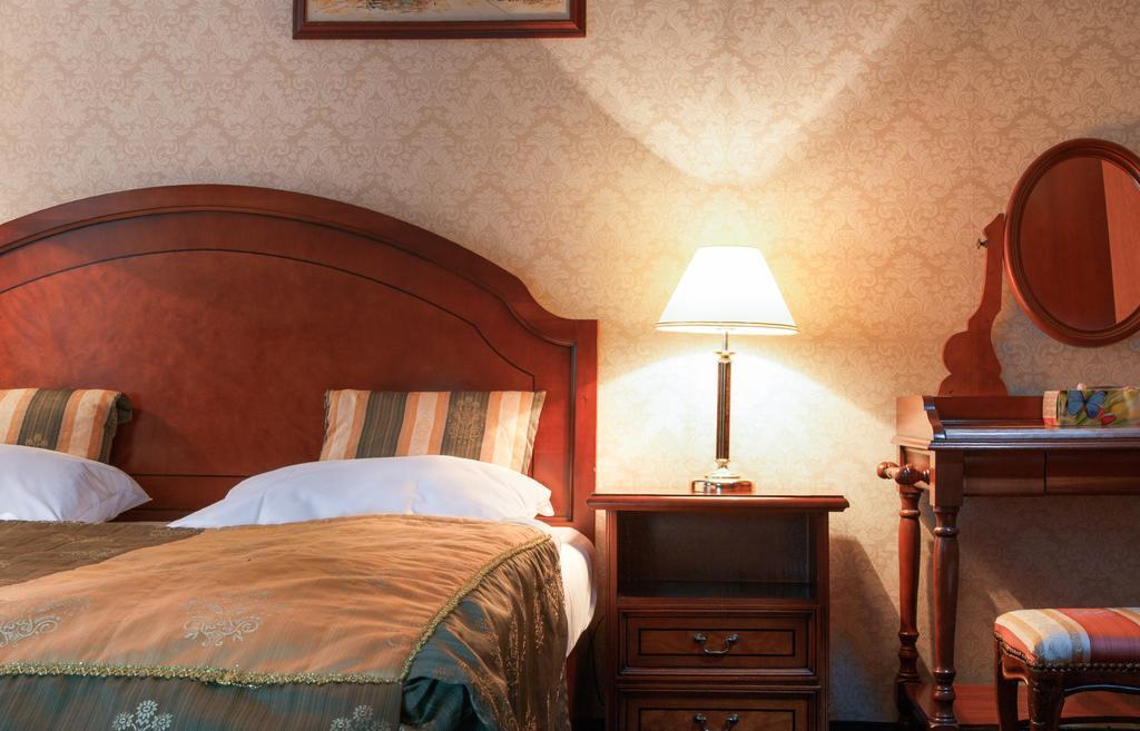 Hotel Ostende Κάρλοβι Βάρι Εξωτερικό φωτογραφία